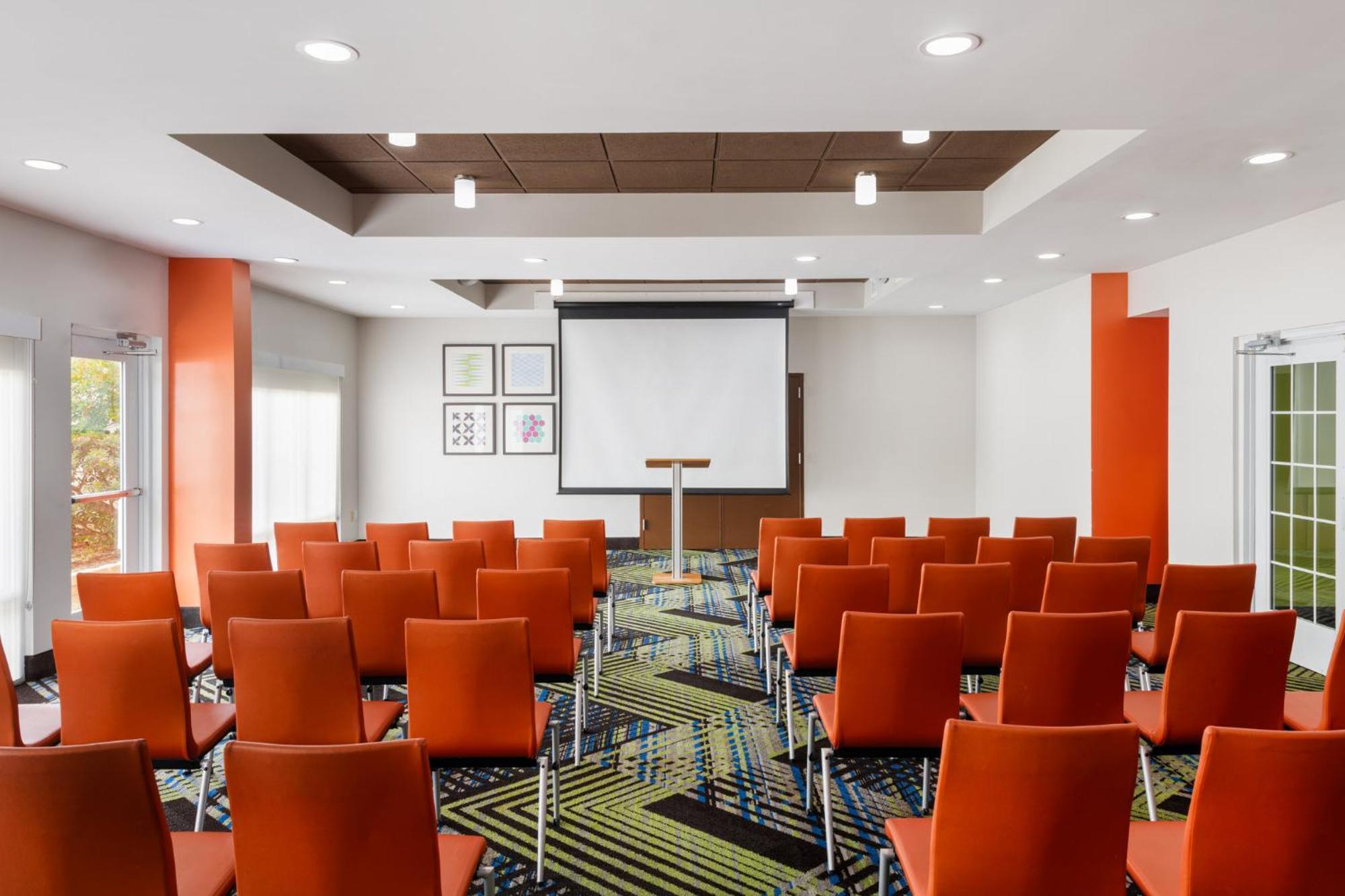 Holiday Inn Express - Spring Hill By Ihg Exterior photo